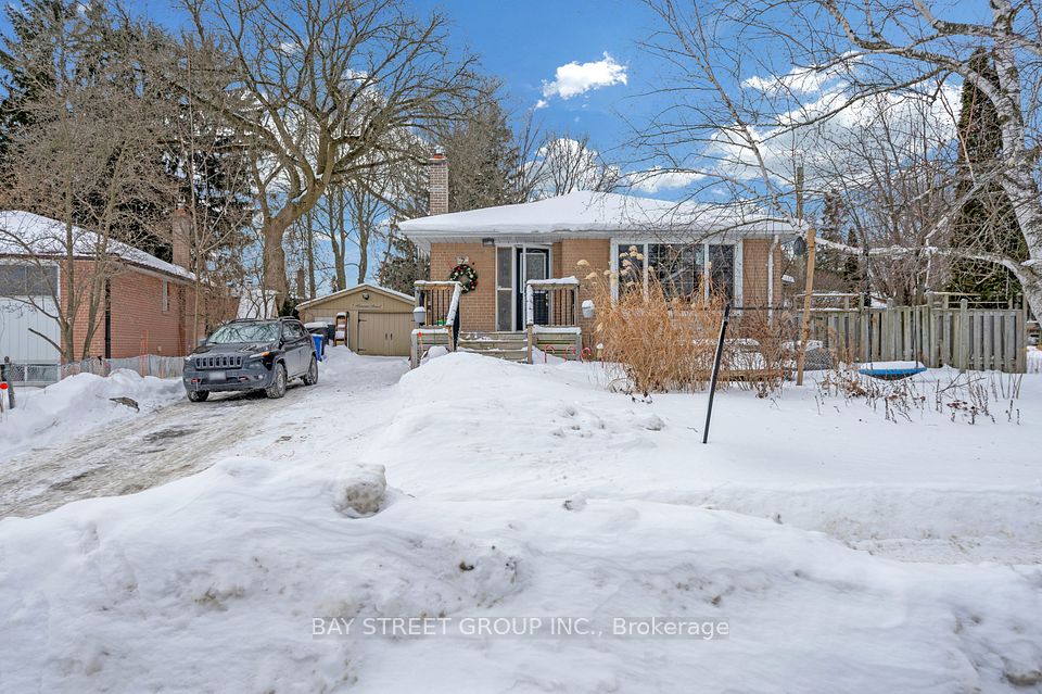 Detached at 7 Kemano Road, Aurora, ON L4G 2X9, Aurora