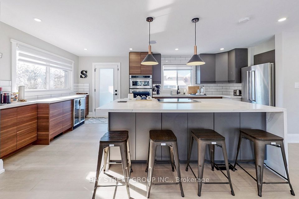 646 Simcoe Road, Bradford West Gwillimbury, ON L3Z 4A9