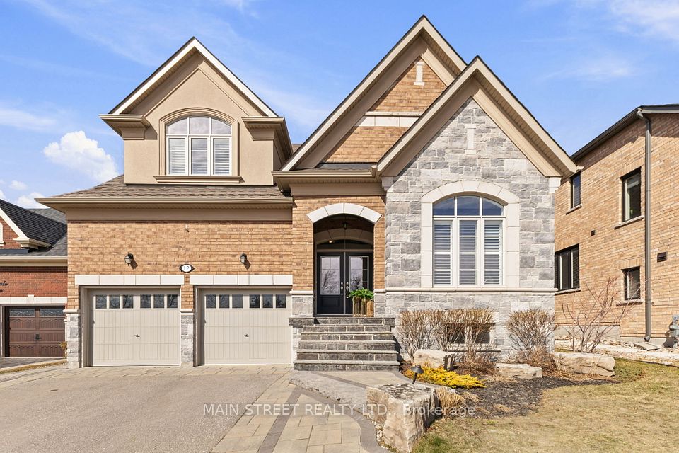 Detached at 12 Birkdale Place, Newmarket, ON L3Y 0E2, Newmarket