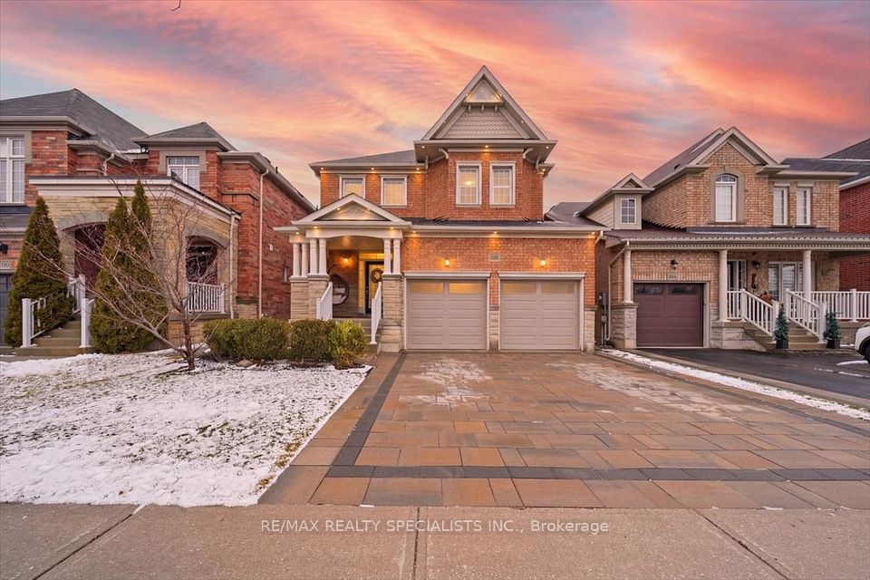 158 Downy Emerald Drive, Bradford West Gwillimbury, ON L3Z 0E6