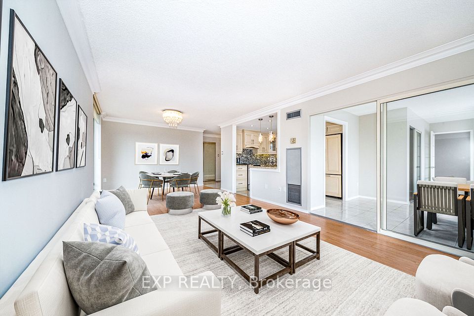 Condo Apartment at 30 Harding Boulevard W 404, Richmond Hill, ON L4C 9M3, Richmond Hill