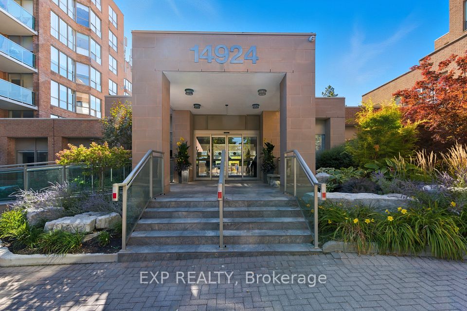 Condo Apartment at 14924 Yonge Street 111, Aurora, ON L4G 6H7, Aurora