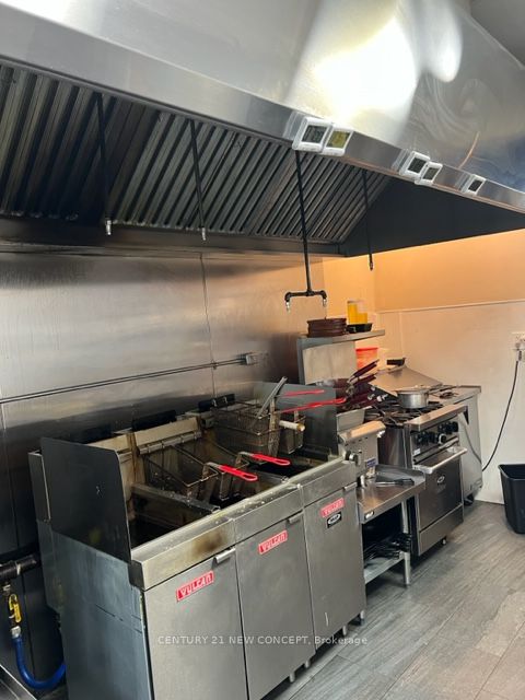 14800 Yonge Street 111, Aurora, ON L4G 1N3