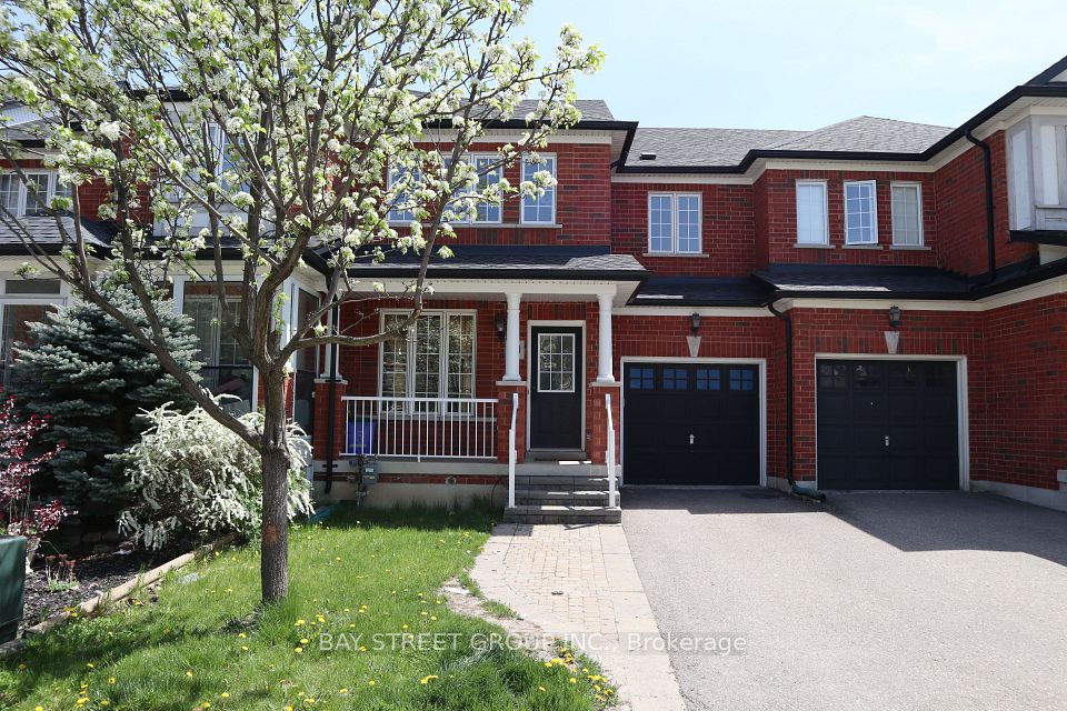 Att/Row/Townhouse at 19 Macgregor Avenue, Richmond Hill, ON L4B 4S8, Richmond Hill
