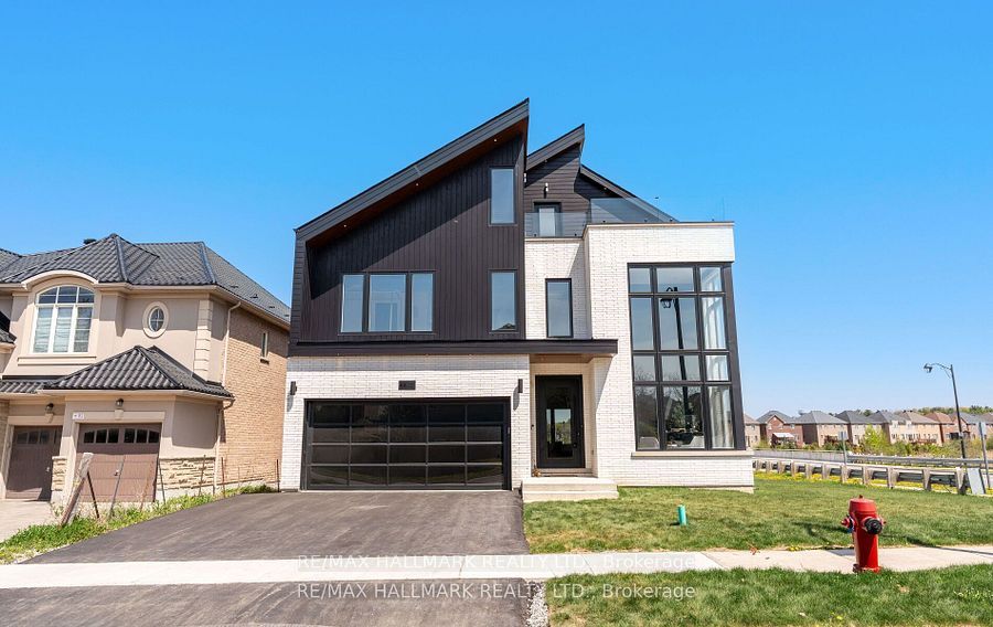 88 Cosford Street, Aurora, ON L4G 0G6