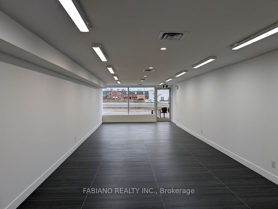 13130 Yonge Street 2, Richmond Hill, ON L4E 2T3