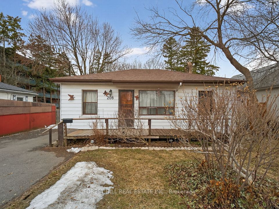 Detached at 208 Essex Avenue, Richmond Hill, ON L4C 2B8, Richmond Hill