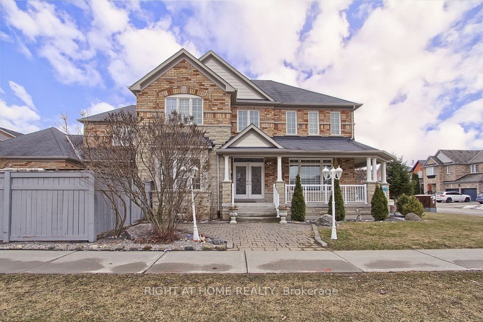 109 Vipond Way, Bradford West Gwillimbury, ON L3Z 0G5