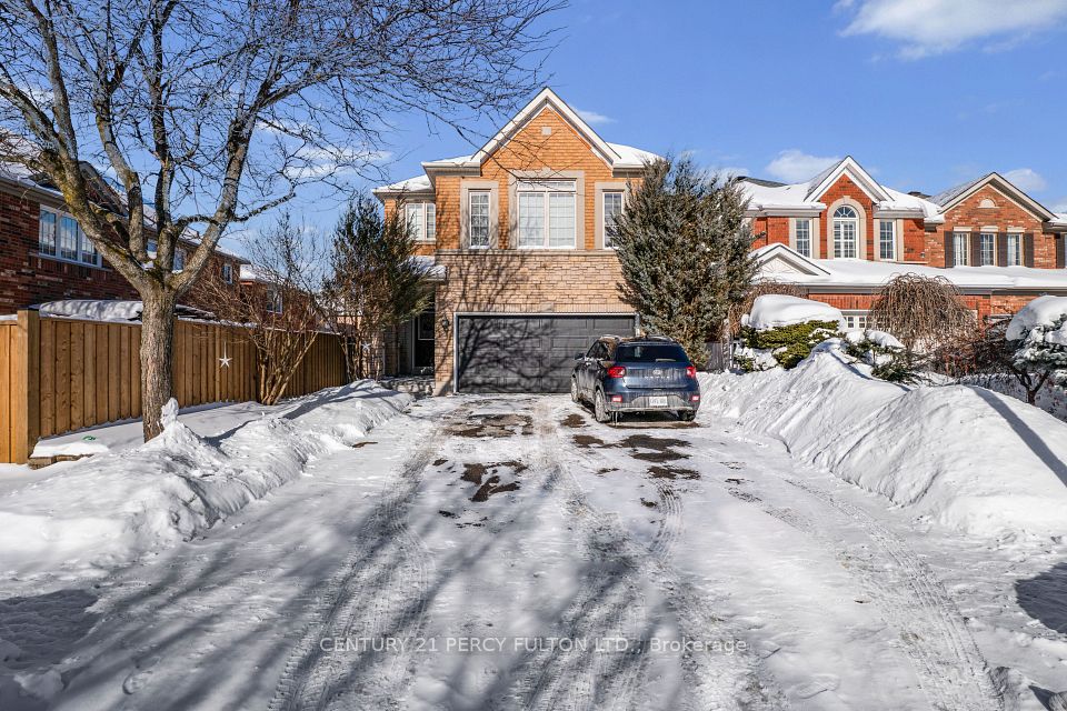 Detached at 907 Oaktree Crescent Basement, Newmarket, ON L3X 2Z1, Newmarket