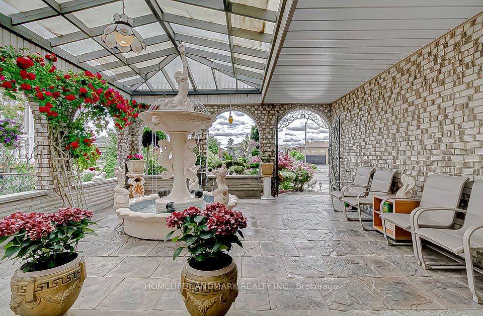 Detached at 452 Woodbridge Avenue, Vaughan, ON L4L 2T4, Vaughan