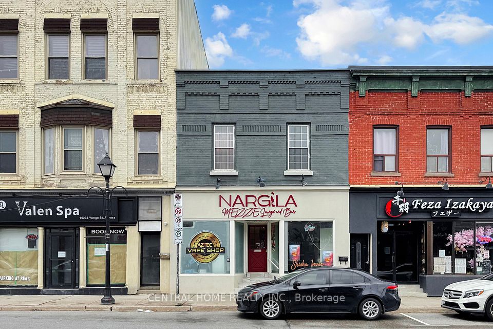 15231 Yonge Street, Aurora, ON L4G 1L8