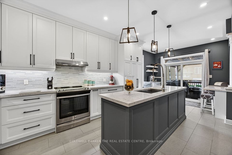 33 Booth Street, Bradford West Gwillimbury, ON L3Z 0A4