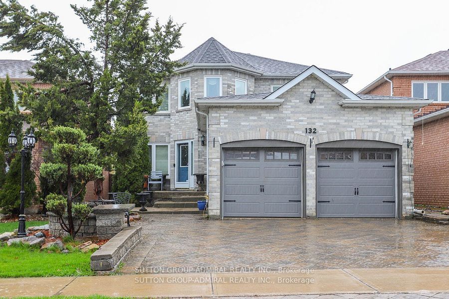 Detached at 132 Larratt Lane, Richmond Hill, ON L4C 0E6, Richmond Hill