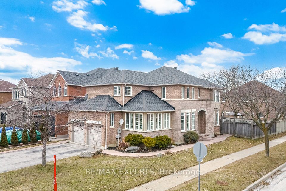 Detached at 2 Sequoia Road, Vaughan, ON L4H 1W2, Vaughan