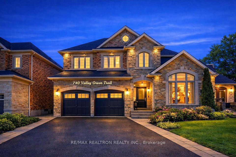 Detached at 740 Valley Green Trail, Newmarket, ON L3X 2V7, Newmarket