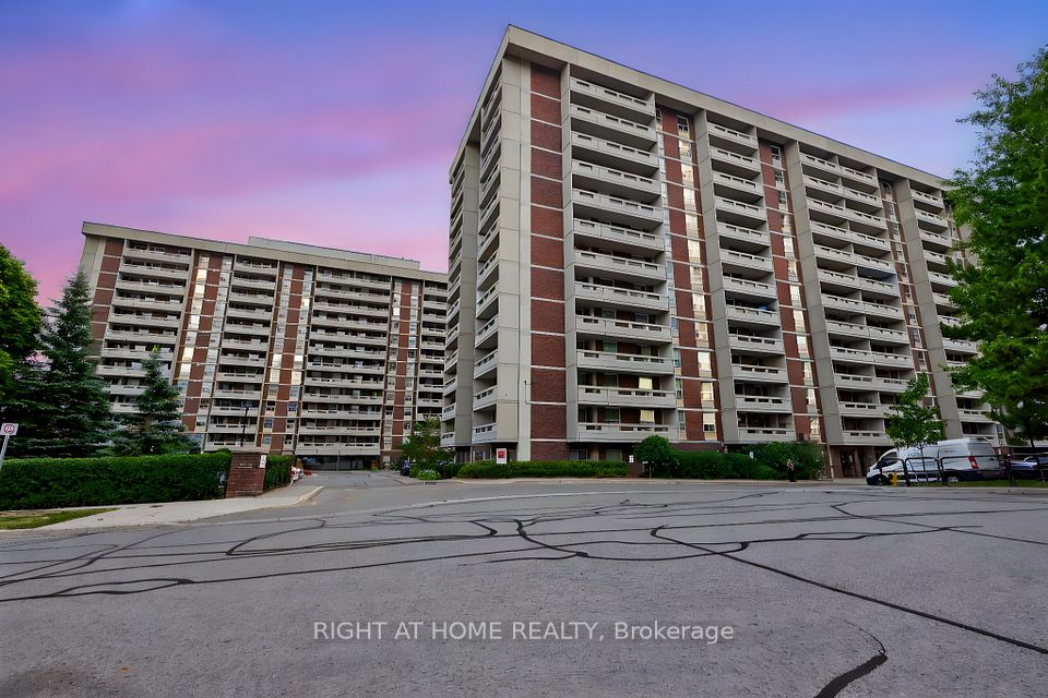 60 Inverlochy Boulevard 211, Markham, ON L3T 4T7