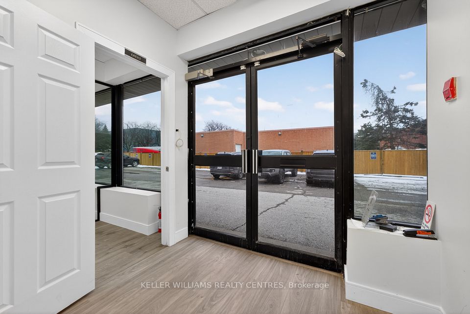 570 Hood Road 21, Markham, ON L3R 4G7