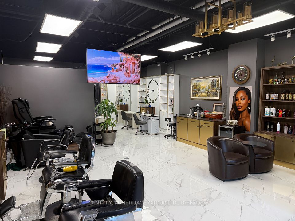 9471 Yonge Street 104, Richmond Hill, ON L4C 1V4