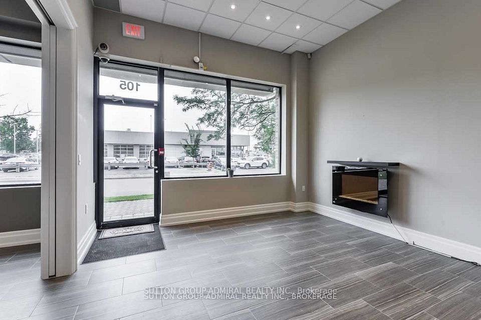 10376 Yonge Street 105, Richmond Hill, ON L4C 3B8