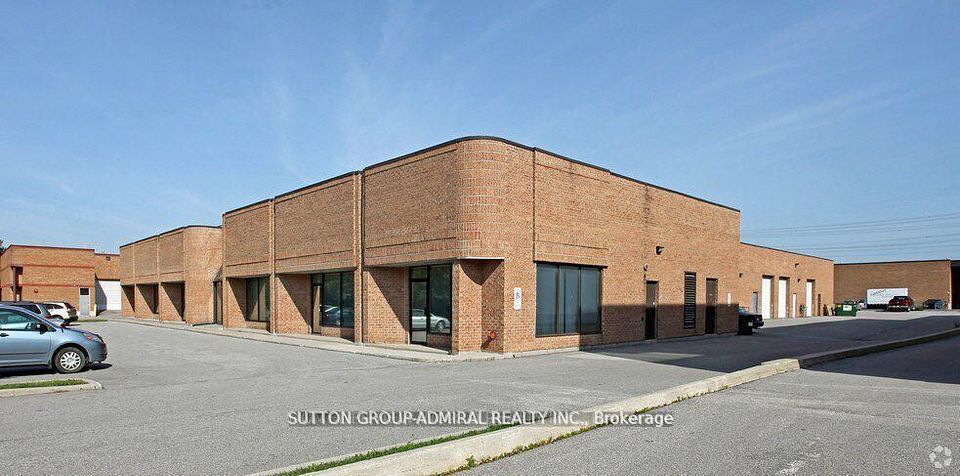 110 Konrad Crescent 11, Markham, ON L3R 9X2