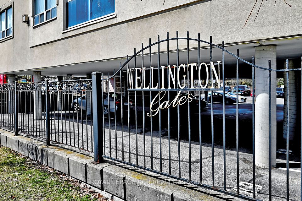 Condo Apartment at 160 Wellington Street E 212, Aurora, ON L4G 1J3, Aurora