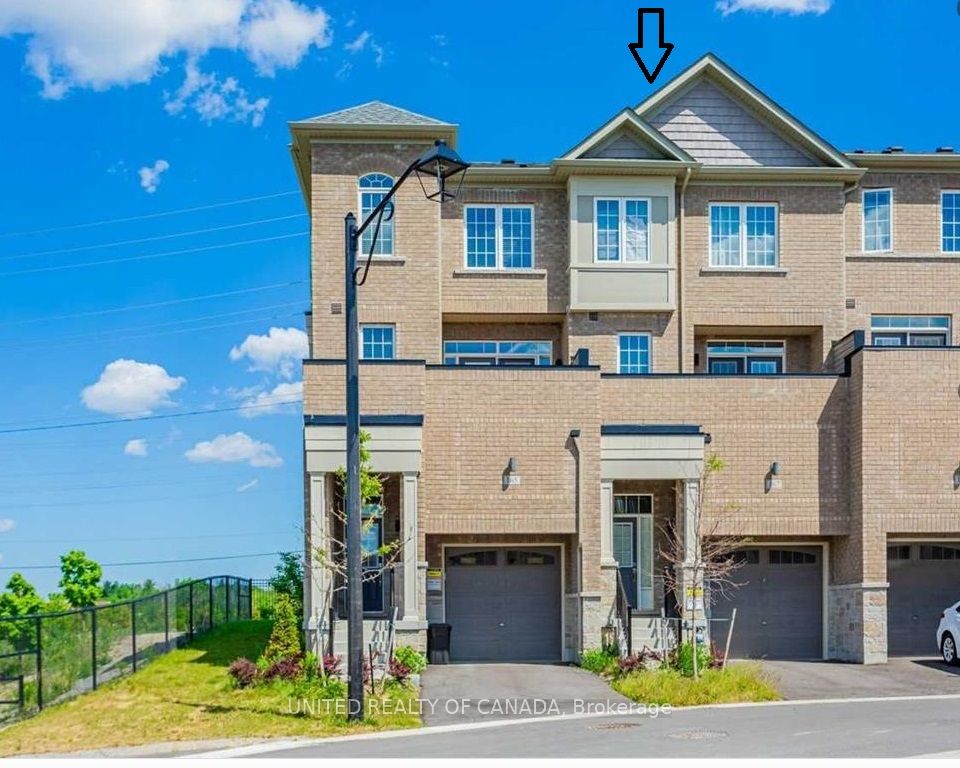 Att/Row/Townhouse at 167 Harding Park Street, Newmarket, ON L3Y 0E3, Newmarket