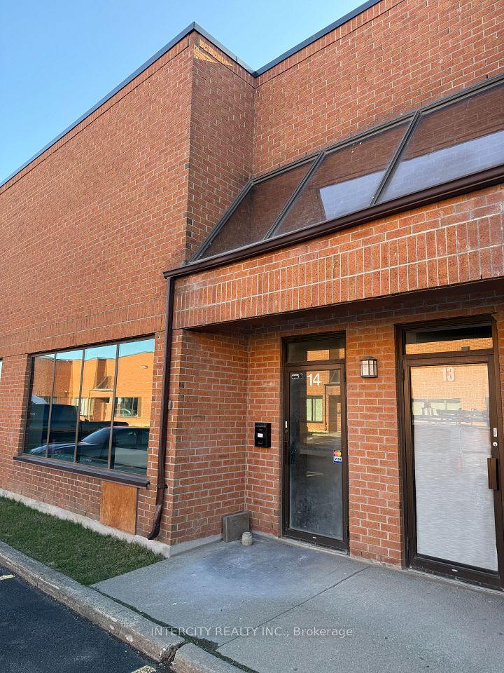 610 Bowes Road 14, Vaughan, ON L4K 4A4