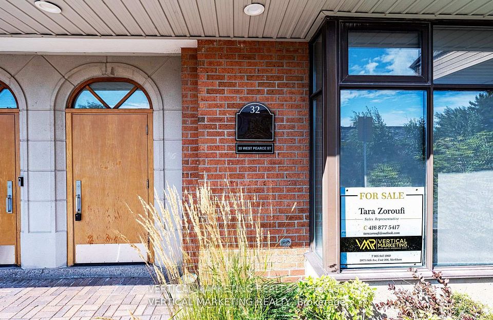 35 West Pearce Street 32, Richmond Hill, ON L4B 1E3