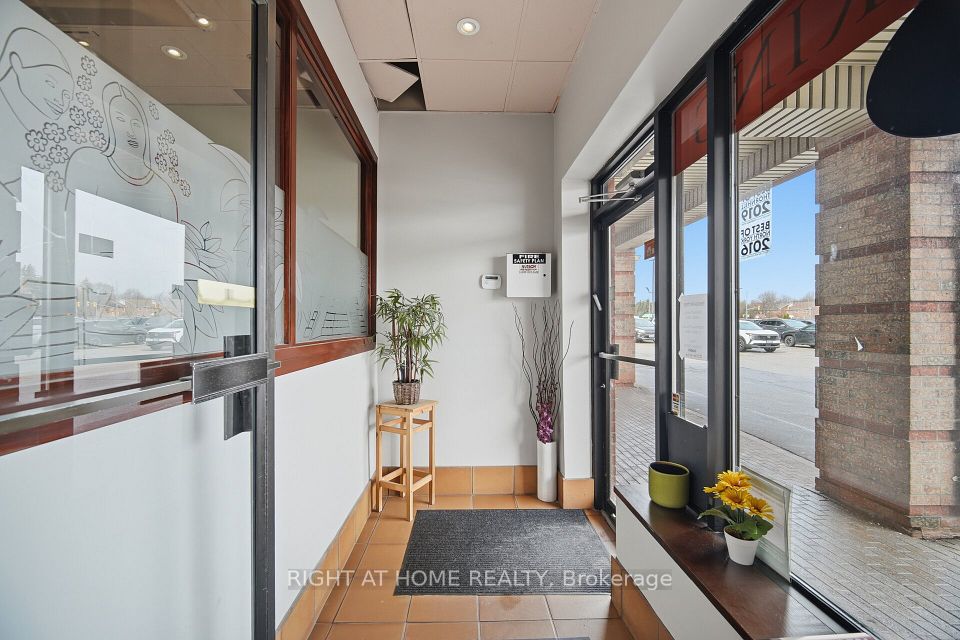 441 Clark Avenue #15, Vaughan, ON L4J 6W7