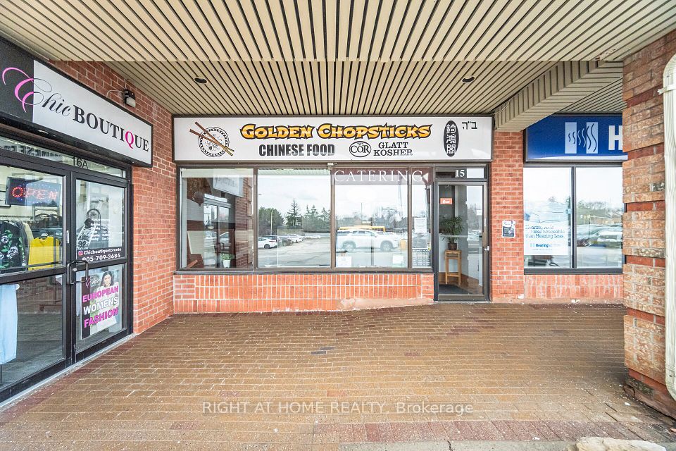 441 Clark Avenue #15, Vaughan, ON L4J 6W7