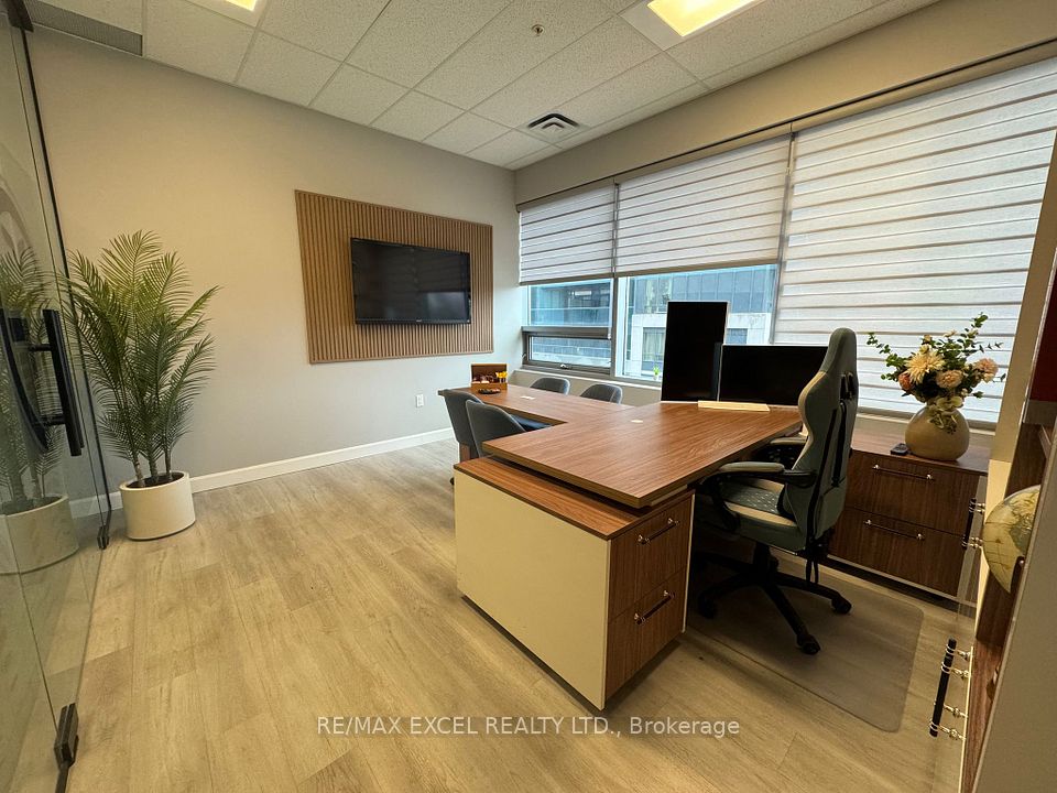 7163 Yonge Street 202, Markham, ON L3T 0C6