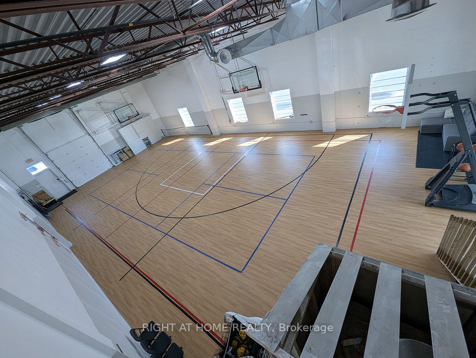 611 Steven Court 6, Newmarket, ON L3Y 6Z3