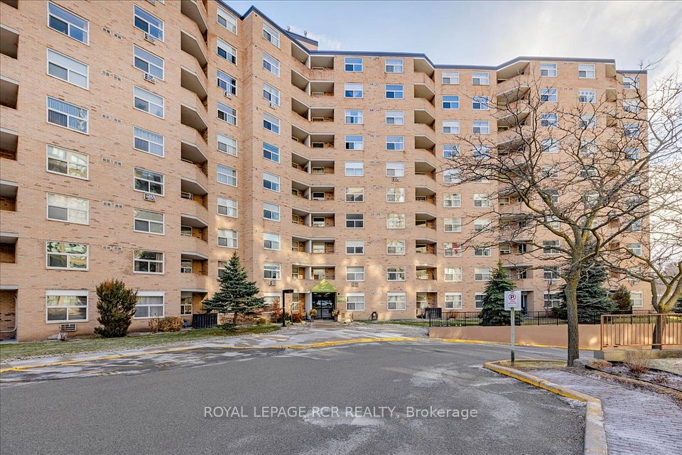 Condo Apartment at 260 Davis Drive 613, Newmarket, ON L3Y 7C3, Newmarket