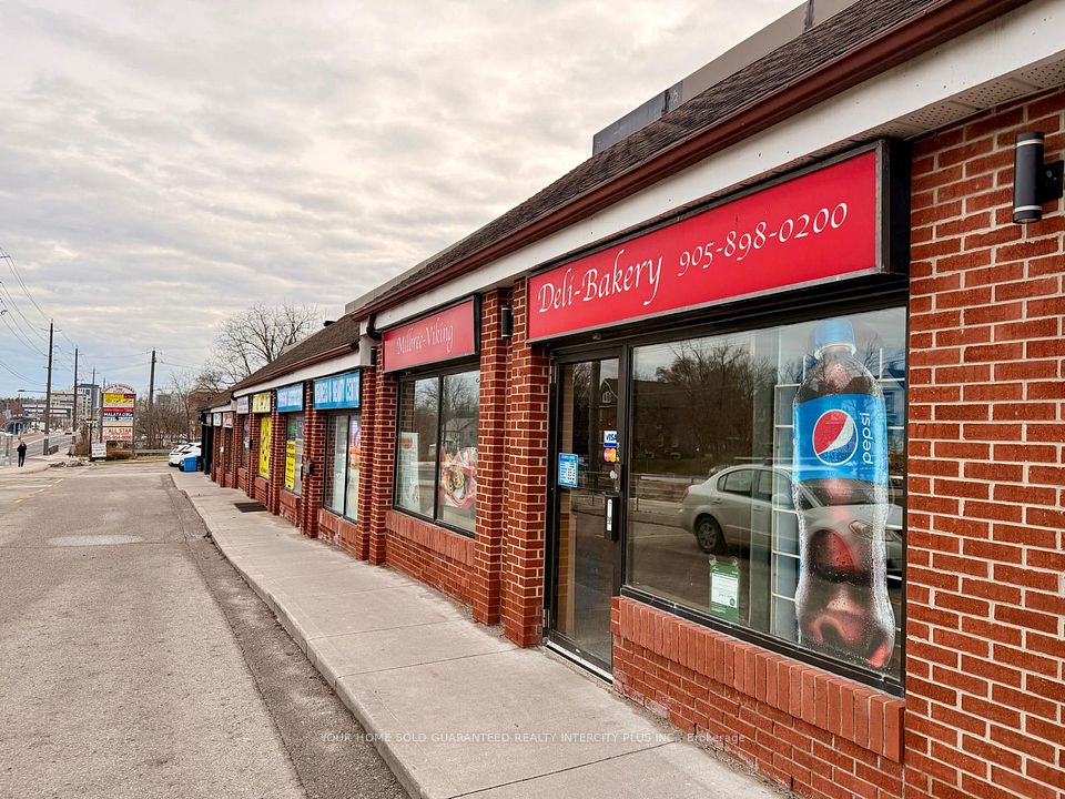 350 Davis Drive 2, Newmarket, ON L3Y 2N7