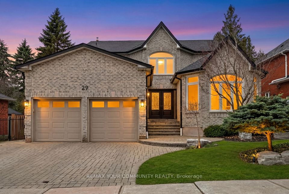 29 McGee Crescent, Aurora, ON L4G 6L8