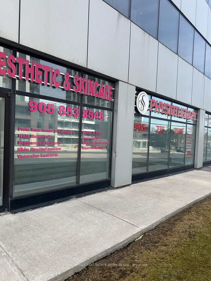 712 Davis Drive 106, Newmarket, ON L3Y 8C3