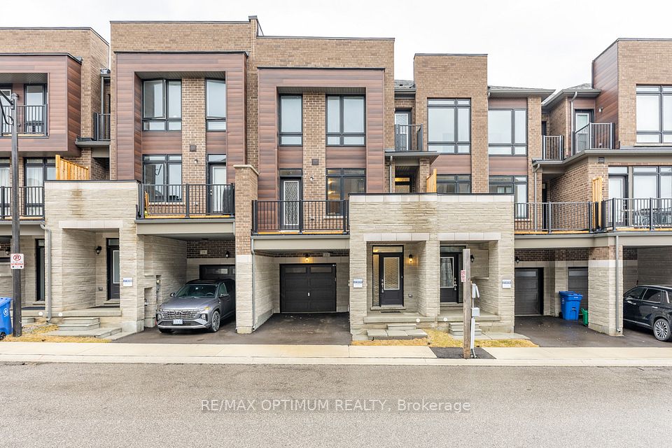 15 Gunton Street, Aurora, ON L4G 4A9