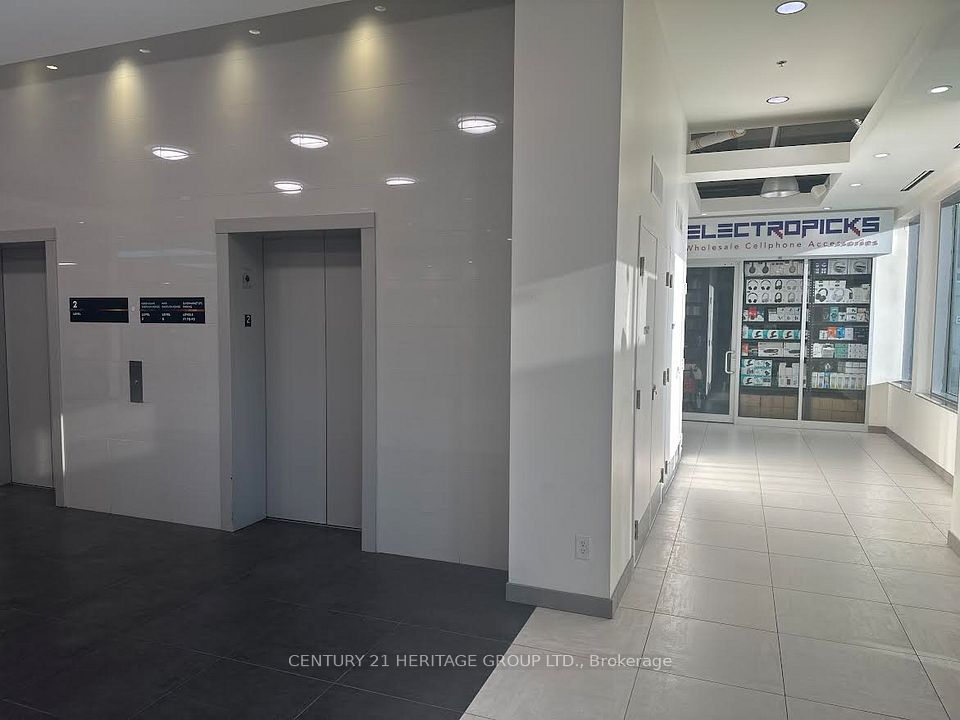 7181 Yonge Street 201, Markham, ON L3T 0C7