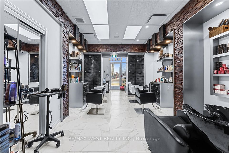 9610 Yonge Street A8, Richmond Hill, ON L4C 1V6