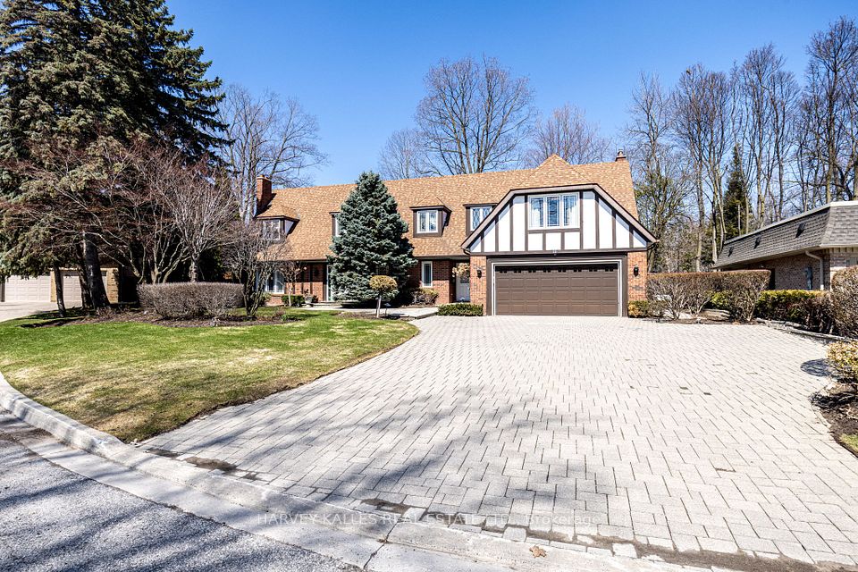 10 Whitelaw Court, Markham, ON L3T 5E7