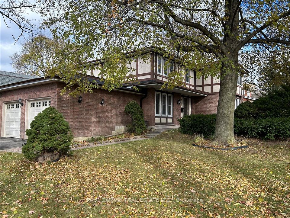 210 Bayview Fairways Drive, Markham, ON L3T 2Z3