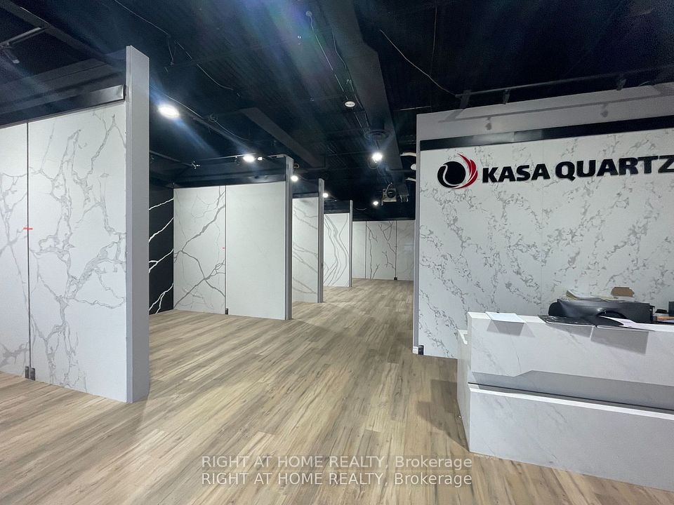 7310 Woodbine Avenue 5, Markham, ON L3R 1A4