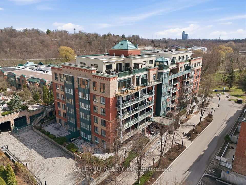 141 Woodbridge Avenue 312, Vaughan, ON L4L 9G6