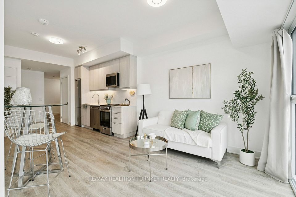 Condo Apartment at 185 Deerfield Road 018, Newmarket, ON L3Y 0G7, Newmarket