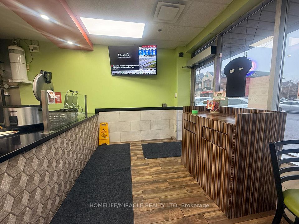 9699 Jane Street 28, Vaughan, ON L6A 3R4