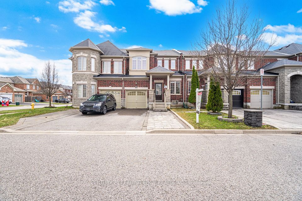4 Moores Court, Markham, ON L6B 0V7