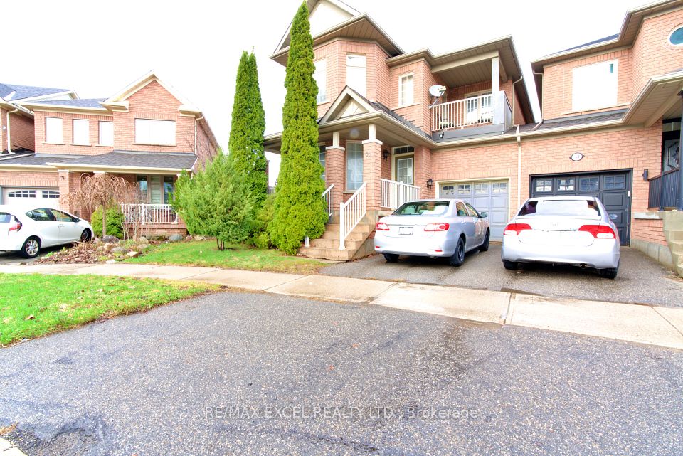 35 Waldron Crescent, Richmond Hill, ON L4E 4A3