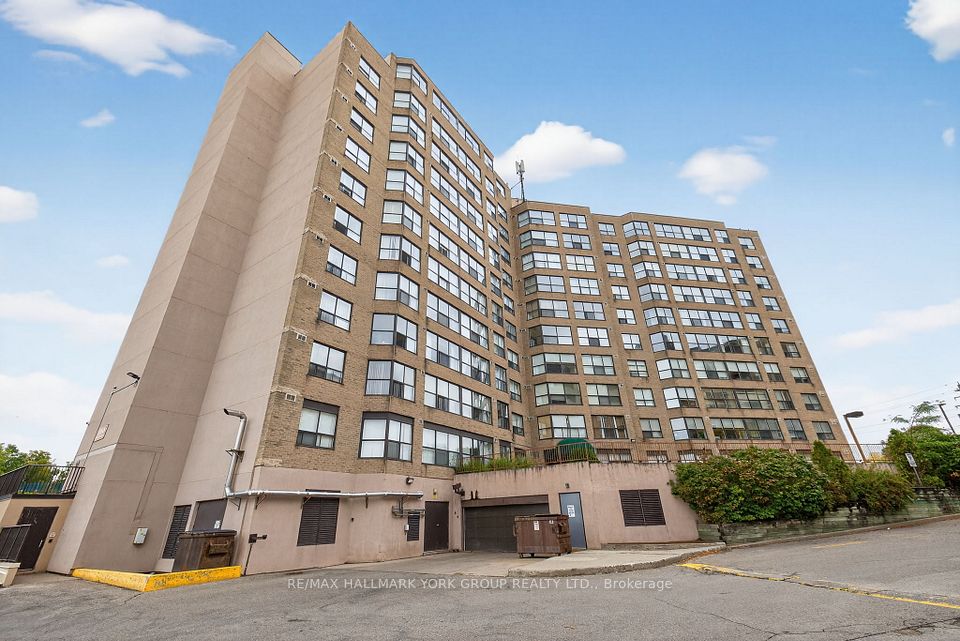 Condo Apartment at 250 Davis Drive 906, Newmarket, ON L3Y 7T7, Newmarket