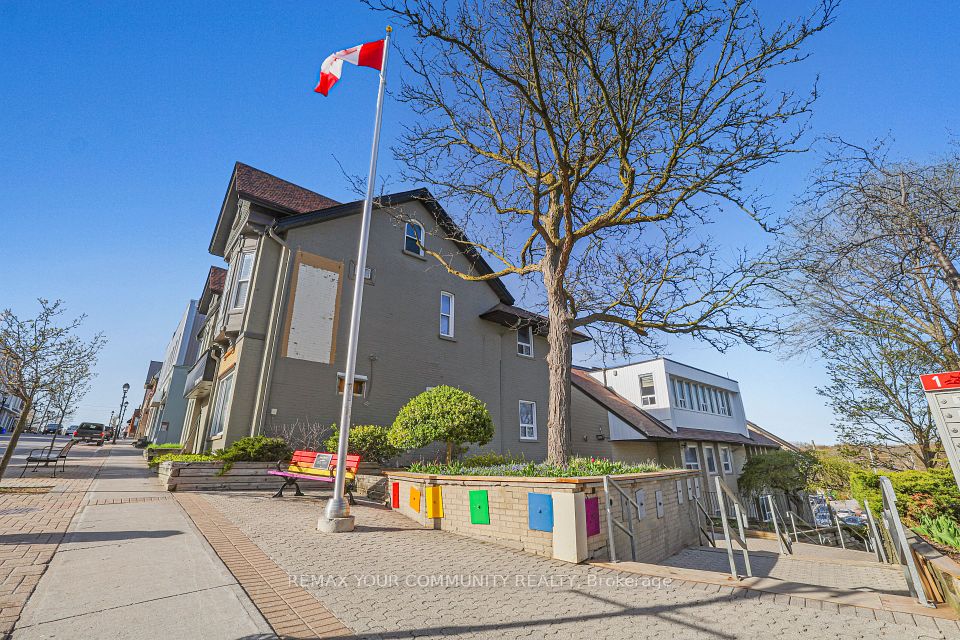 171 Main Street S Unit 4, Newmarket, ON L3Y 3Y9