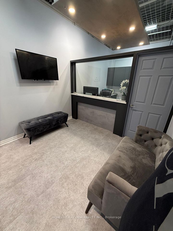 7181 Yonge N/A 46, Markham, ON L3T 0C7